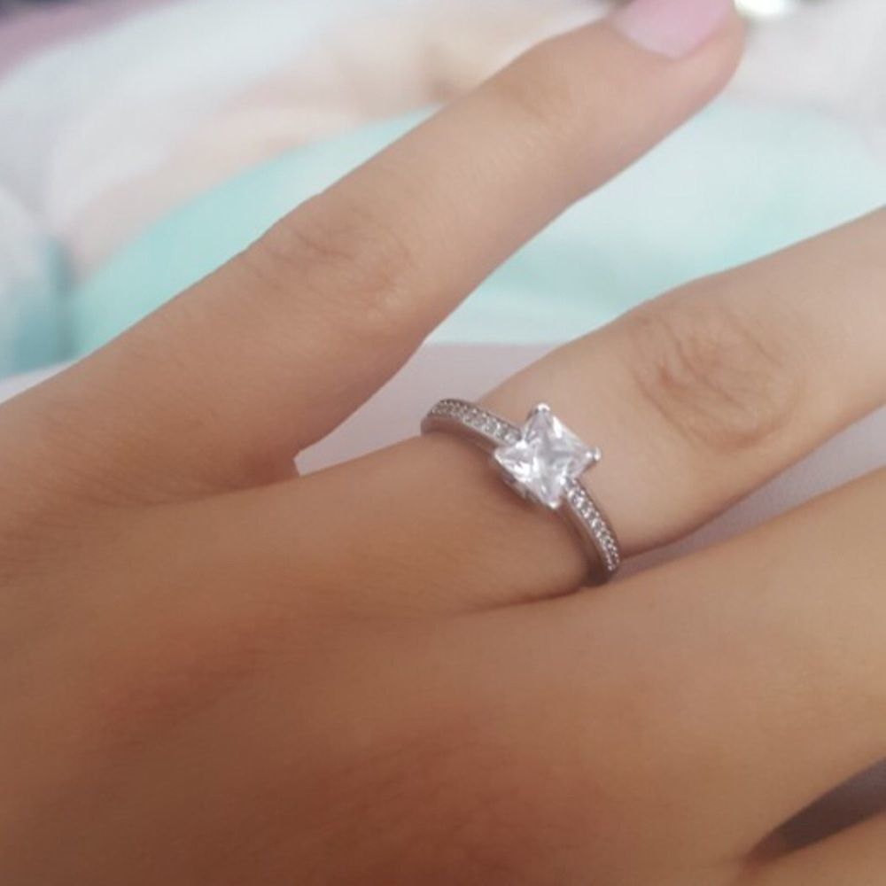 WHITE SAPPHIRE ENGAGEMENT RING NEW SIZE 7 NEW - Picture 10 of 13